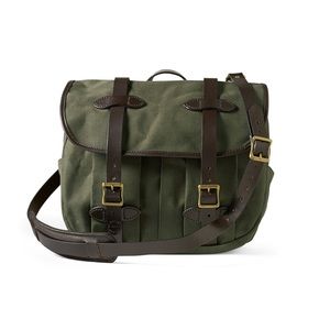 Filson Medium Rugged Field Bag in Otter Green